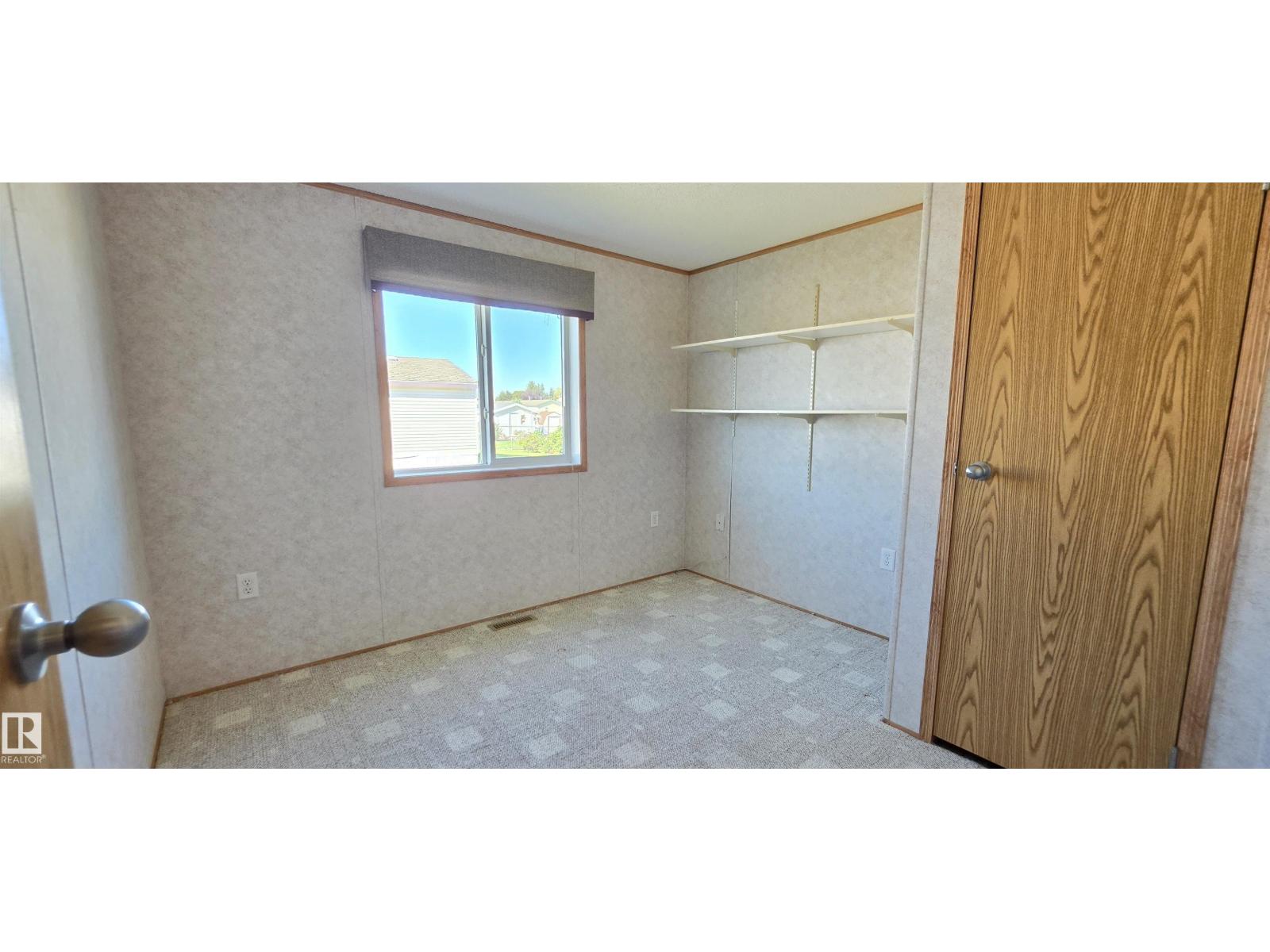 #56 4202 45 ST - Image 22