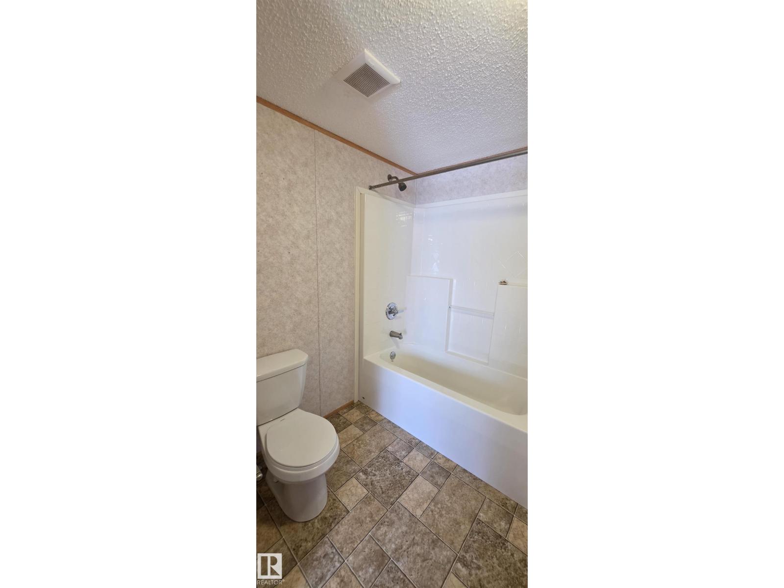 #56 4202 45 ST - 23