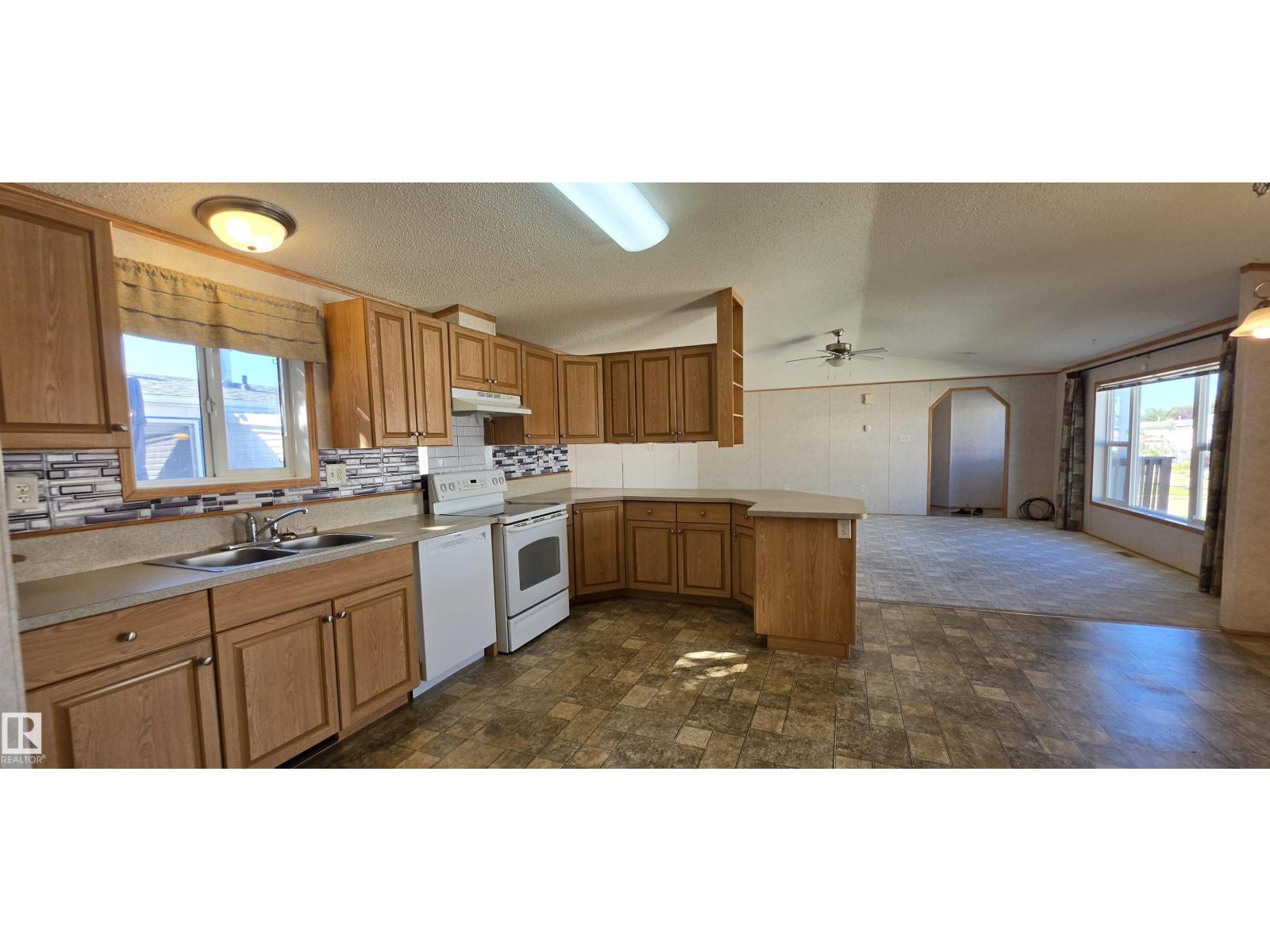 #56 4202 45 ST - Image 9