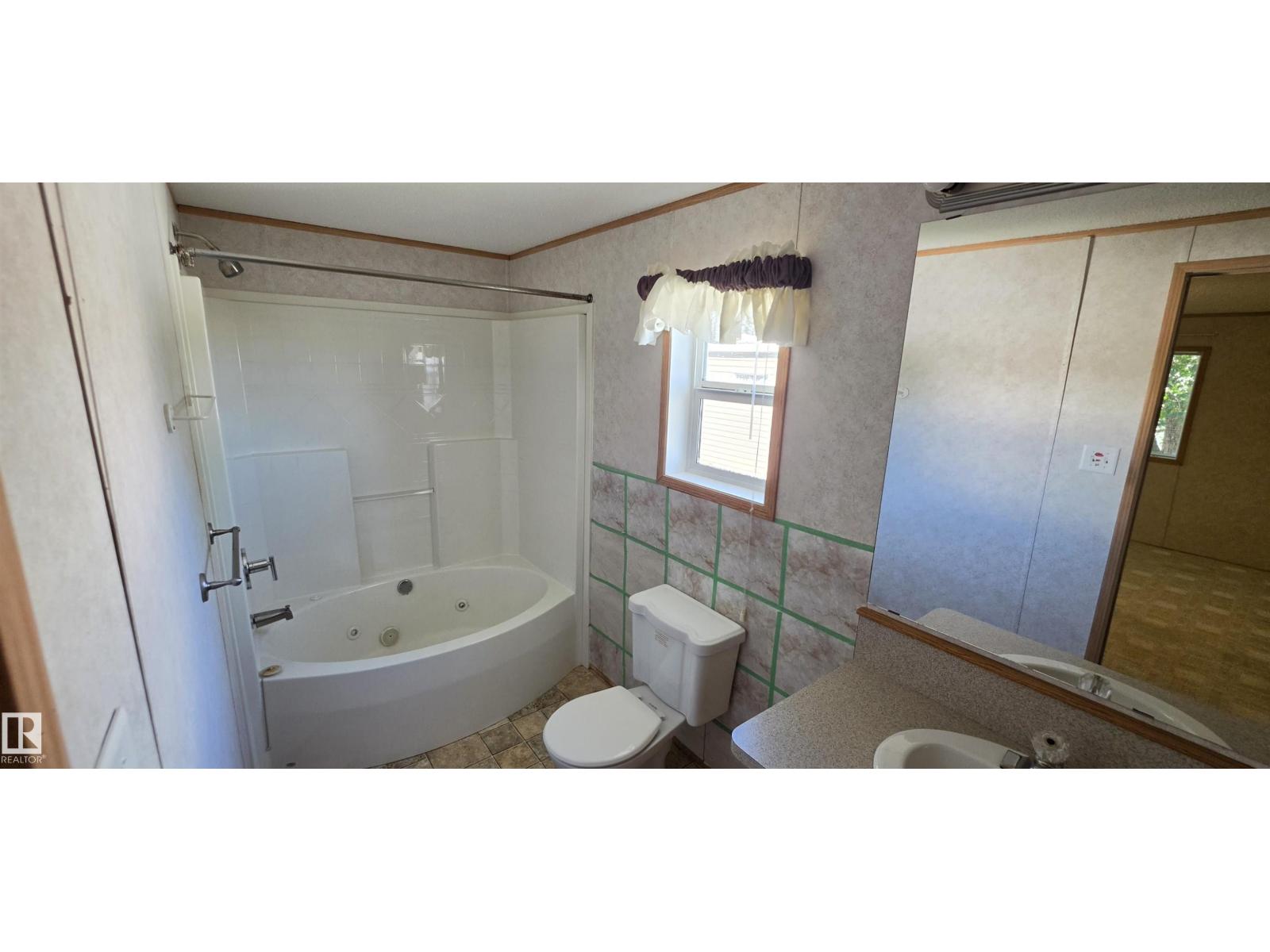 #56 4202 45 ST - Image 18