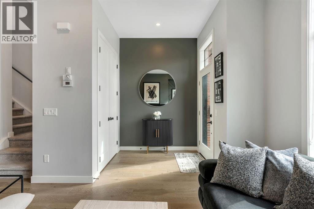 2106 49 Avenue SW - photo 8