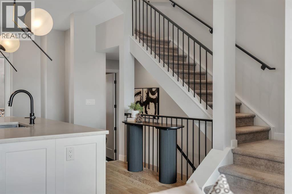 2106 49 Avenue SW - photo 9