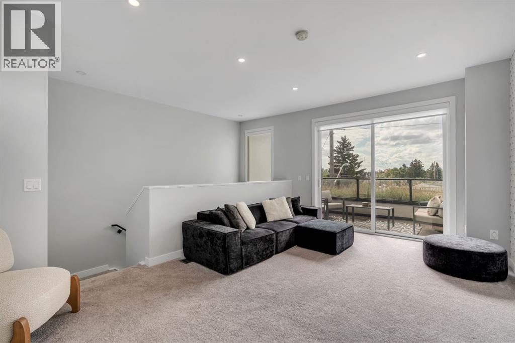 2106 49 Avenue SW - photo 33