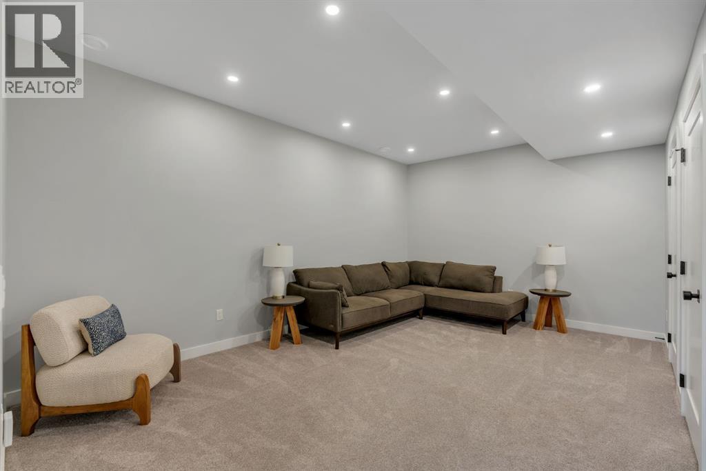 2106 49 Avenue SW - photo 39