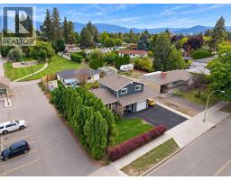 Kitchen - 1859-1861 Mountain Avenue, Kelowna, BC V1Y7J4 Photo 6
