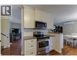 Primary Bedroom - 1859-1861 Mountain Avenue, Kelowna, BC V1Y7J4 Photo 16