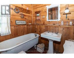 1099 Wolfkin Lake Road, Lake Of Bays, ON P0B1A0 Photo 15