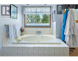 199 Coppertree Court, Kamloops, BC V2E2N4 Photo 24
