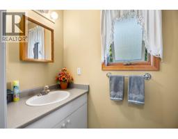 199 Coppertree Court, Kamloops, BC V2E2N4 Photo 27