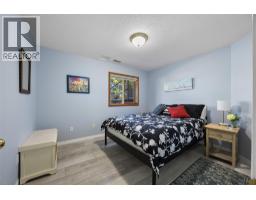 199 Coppertree Court, Kamloops, BC V2E2N4 Photo 42