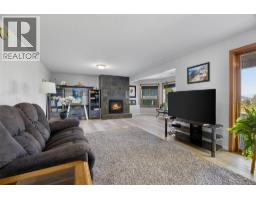 199 Coppertree Court, Kamloops, BC V2E2N4 Photo 32