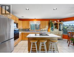 Family room - 199 Coppertree Court, Kamloops, BC V2E2N4 Photo 8