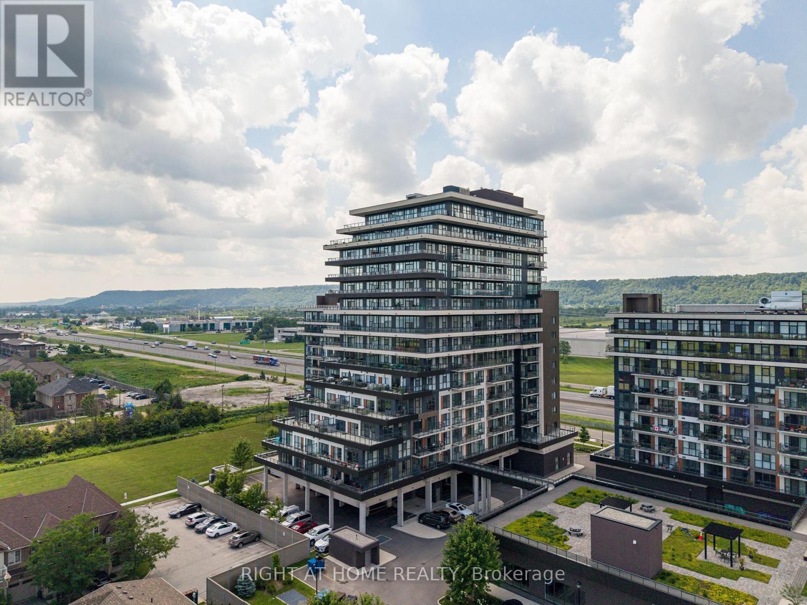 505 - 550 NORTH SERVICE ROAD