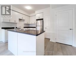Kitchen - 82 Pinot Crescent, Hamilton, ON L8E0J9 Photo 8