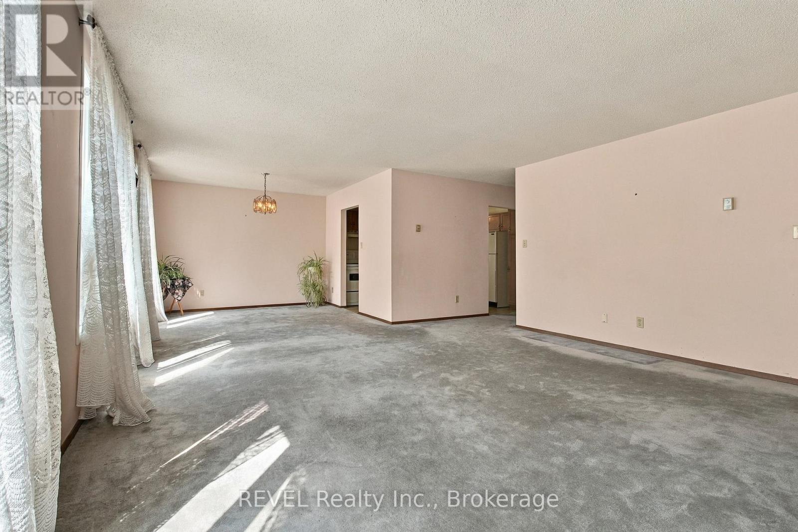 123 Ardwick Street, Whitby, ON photo 8