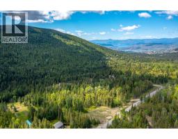 8290 Lincoln Road, Vernon, BC V1B3M8 Photo 10