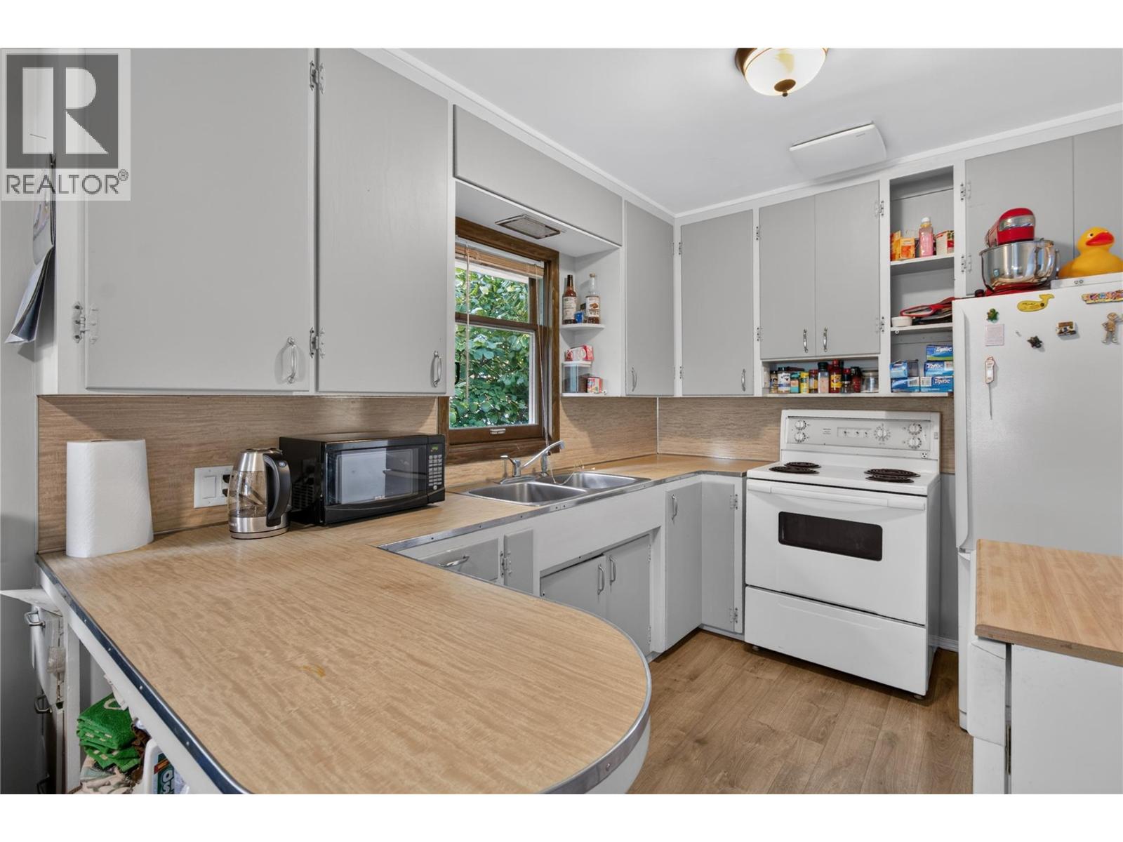 689 Ellis Street - Image 5