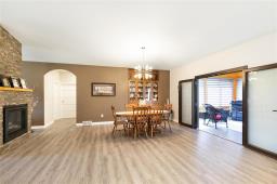 Family room - 6 Oakwood Place, Mitchell, MB R5G2M9 Photo 7