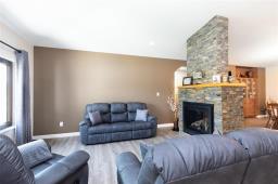 Bedroom - 6 Oakwood Place, Mitchell, MB R5G2M9 Photo 9