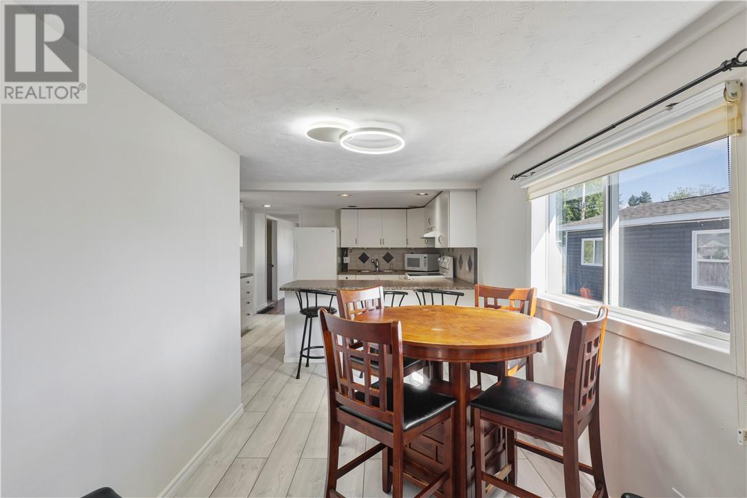 449 Adelaide Street - 12