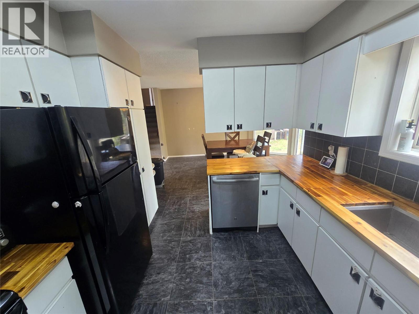 337 RIVERVIEW Crescent - Image 6