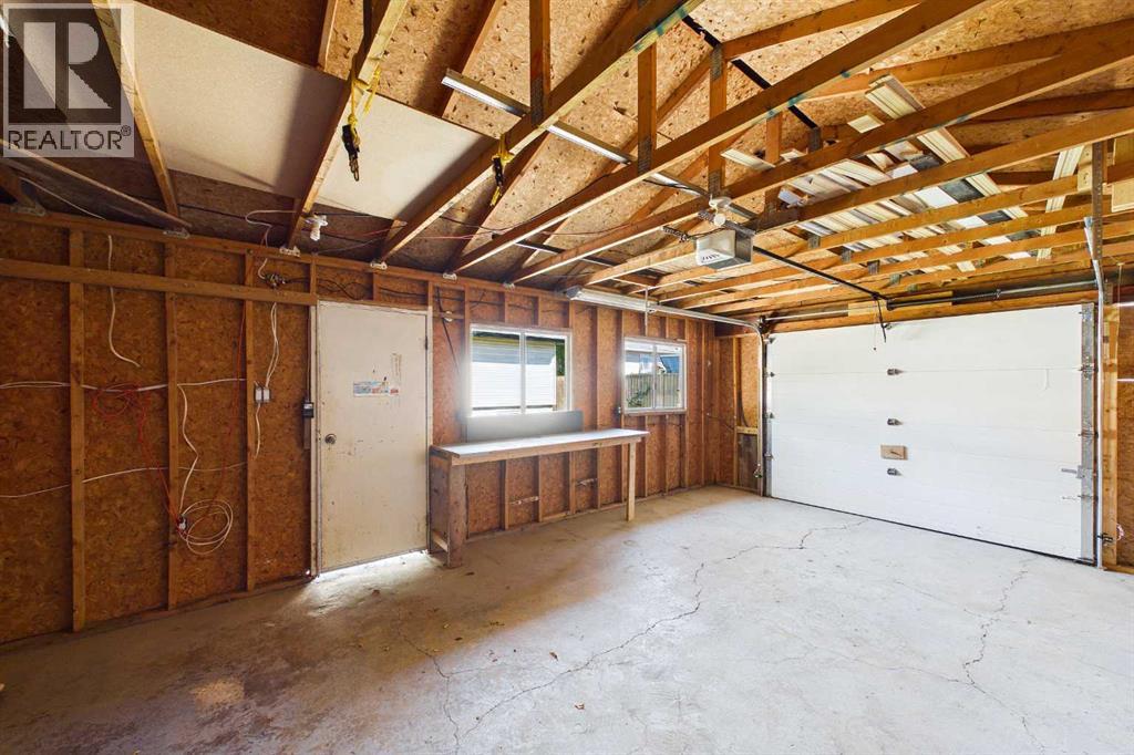 94 Lakeside Boulevard - Image 28