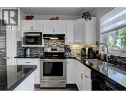 Dining room - 311 Douglasbank Green Se, Calgary, AB T2Z1V7 Photo 9