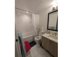 #915 13350 Central Avenue, Surrey, BC V3T0S1 Photo 9