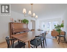 Kitchen - 1028 Cushing Court, Kelowna, BC V1Y8W7 Photo 10
