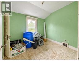 204 Christian Avenue W, Standard, AB T0J0M0 Photo 11