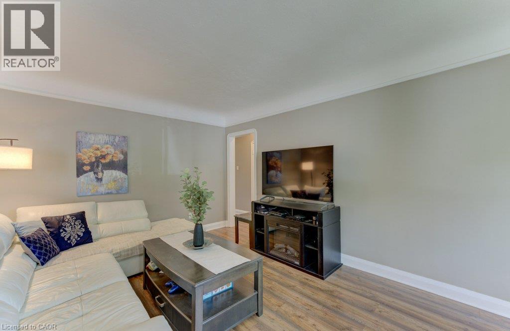 21 WAVERLY Road, Kitchener — photo 5