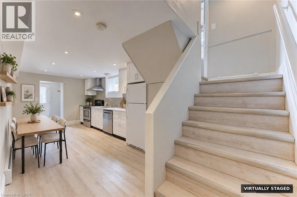 21 WAVERLY Road - Image 40