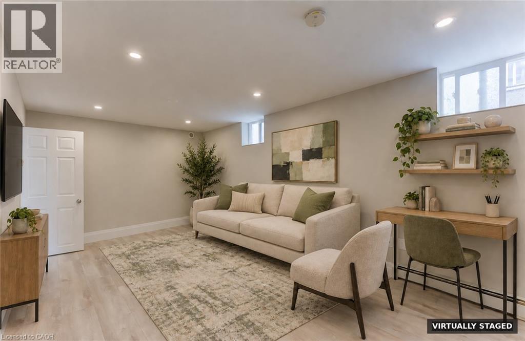 21 WAVERLY Road - Image 34