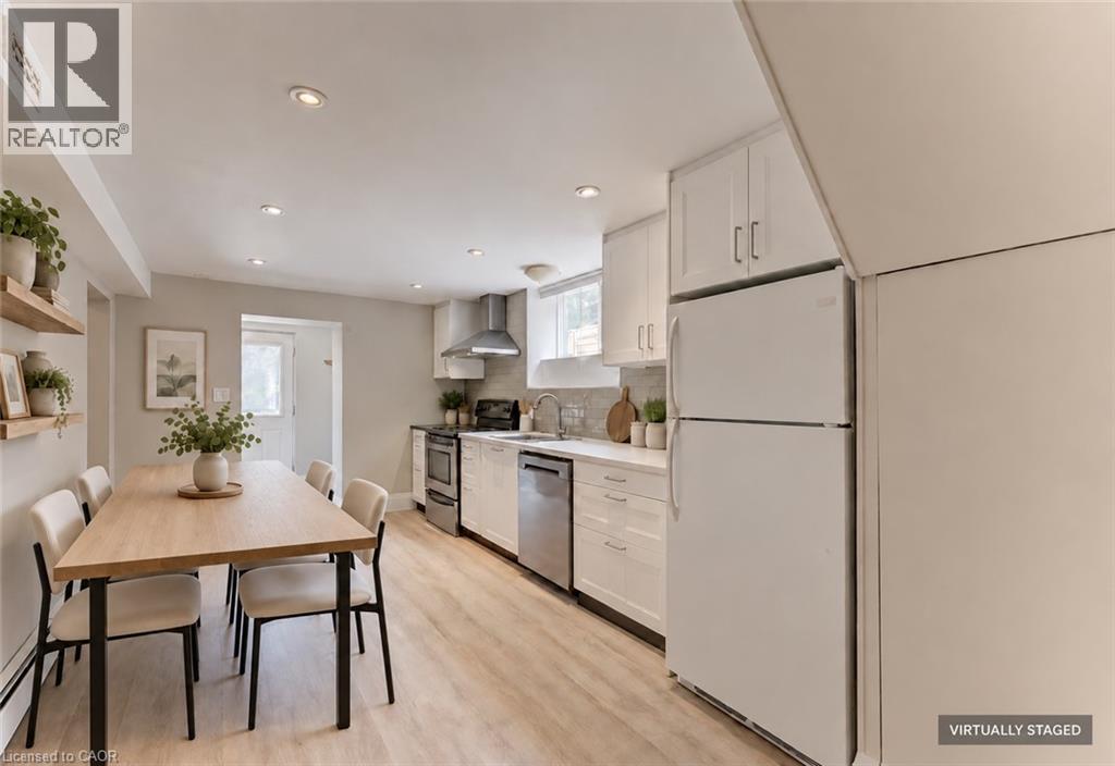 21 WAVERLY Road - Image 32