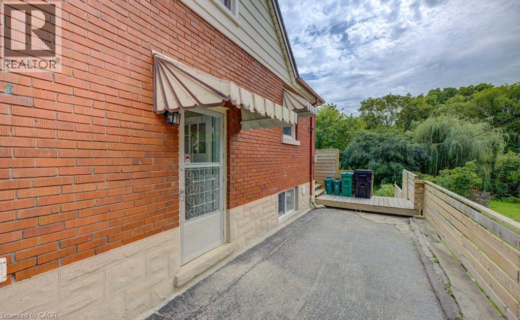 21 WAVERLY Road - Image 26