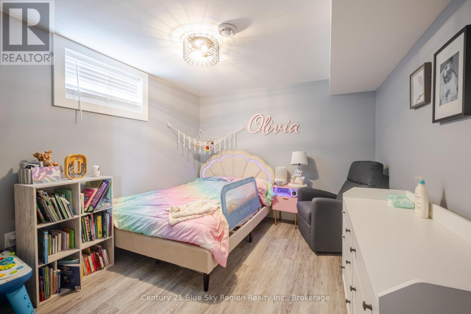 334 MACPHERSON DRIVE - 19