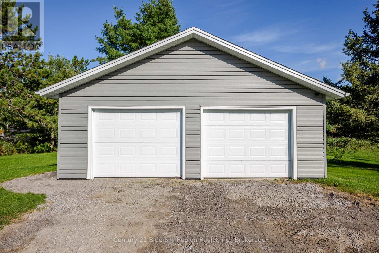 334 MACPHERSON DRIVE - 26
