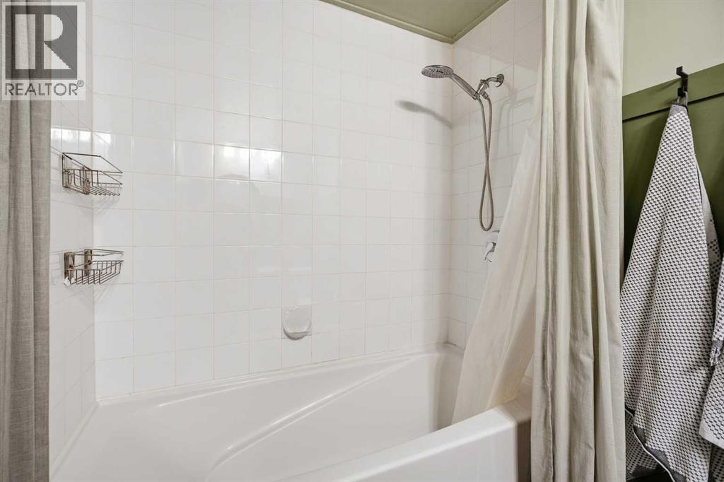 #608 4500 39 Street NW - 14