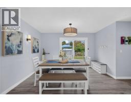 Dining room - 824 Beckwith Ave, Saanich, BC V8X3S1 Photo 10