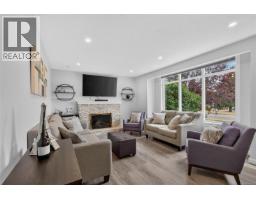Patio - 824 Beckwith Ave, Saanich, BC V8X3S1 Photo 12