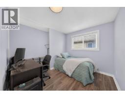 824 Beckwith Ave, Saanich, BC V8X3S1 Photo 19