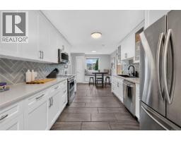 Bedroom - 824 Beckwith Ave, Saanich, BC V8X3S1 Photo 6