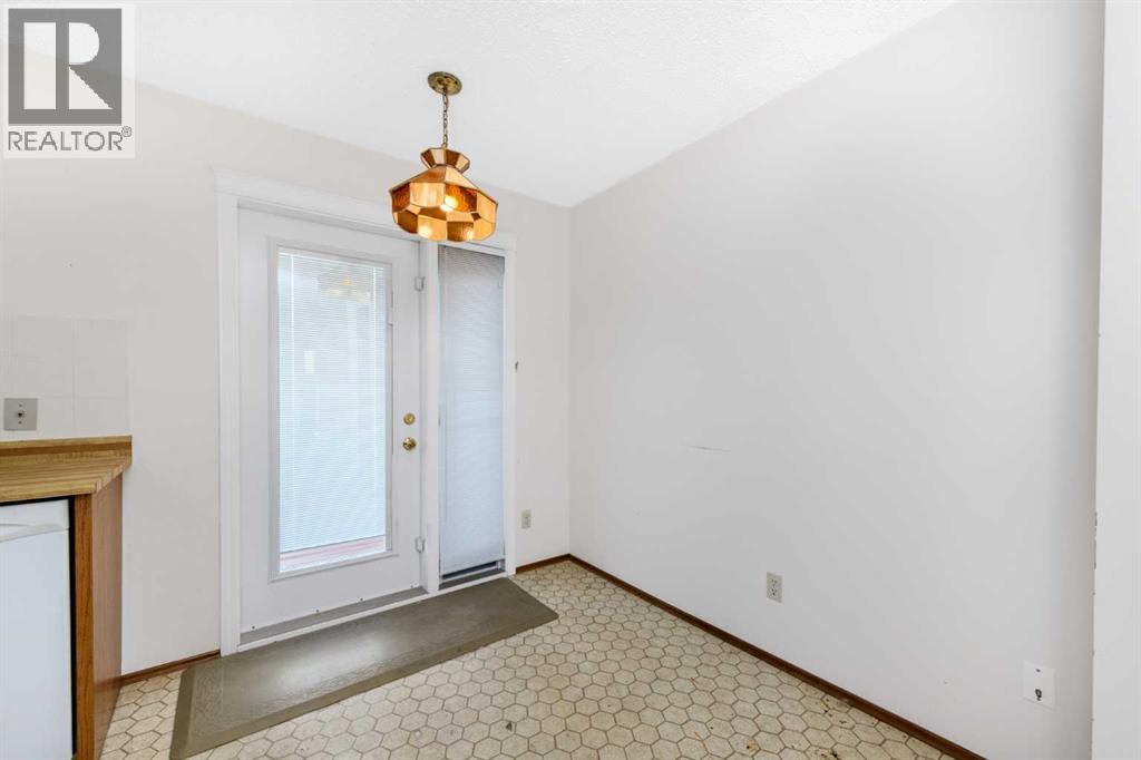 16 DEERSAXON Circle SE - 10