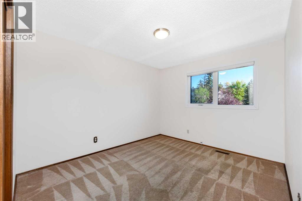16 DEERSAXON Circle SE - 14