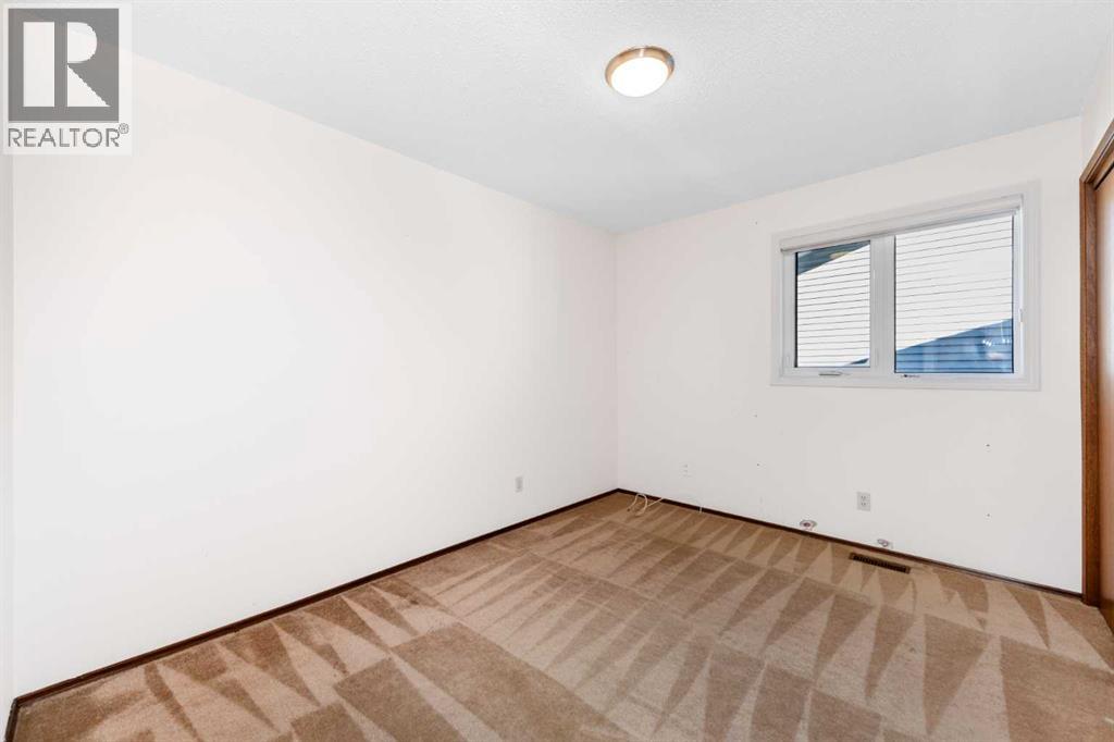16 DEERSAXON Circle SE - 18