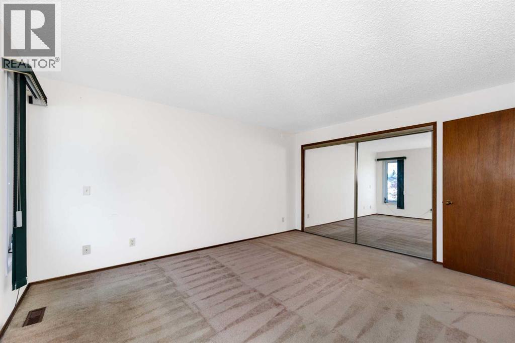 16 DEERSAXON Circle SE - 22