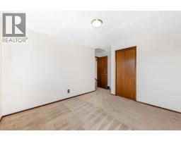 16 Deersaxon Circle Se, Calgary, AB T2J6R5 Photo 15