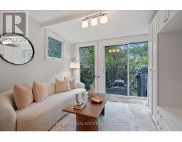 Living room - 68 Montrose Avenue, Toronto, ON M6J2T7 Photo 13