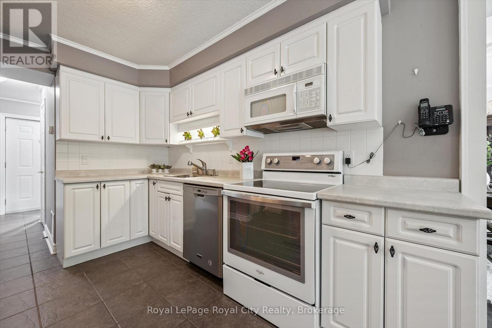 #2 30 GREEN VALLEY DRIVE - 10