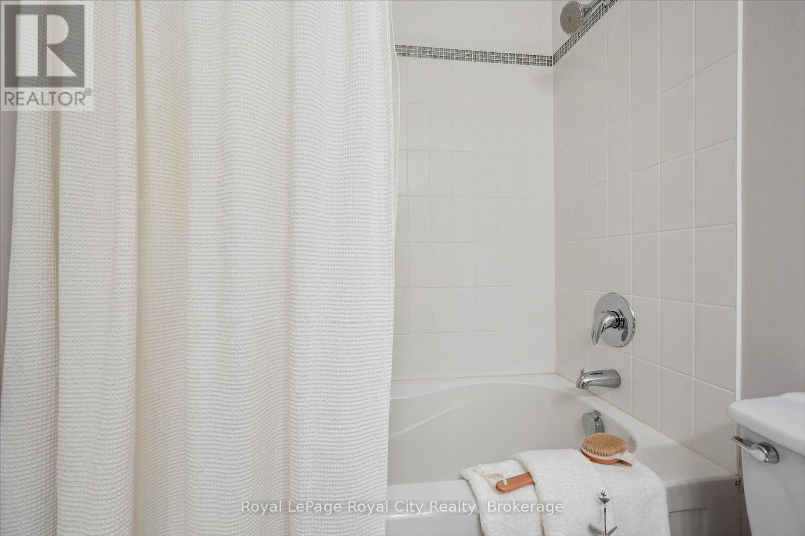 #2 30 GREEN VALLEY DRIVE - Image 25